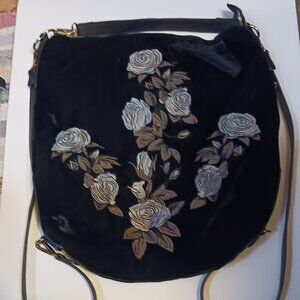 Urban Expressions Blk Velvet Embrodered Convertible Bag
